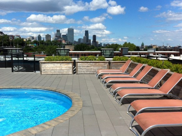 Condo-Living: Super - solange der Pool nicht leckt.