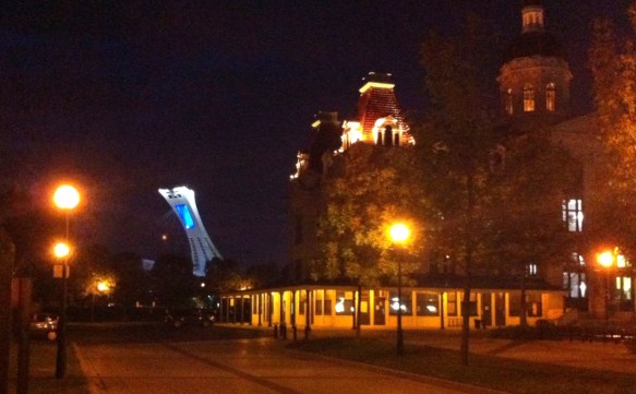 Hochelaga: Vorne die Markthalle, weit hinten das Olympiastadion. Fotos © Bopp